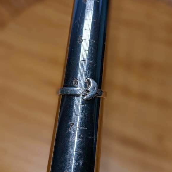 Crescent Moon Vintage Sterling Silver Ring - Picture 4 of 5